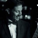 Daniel Teixiera med sin gitarr