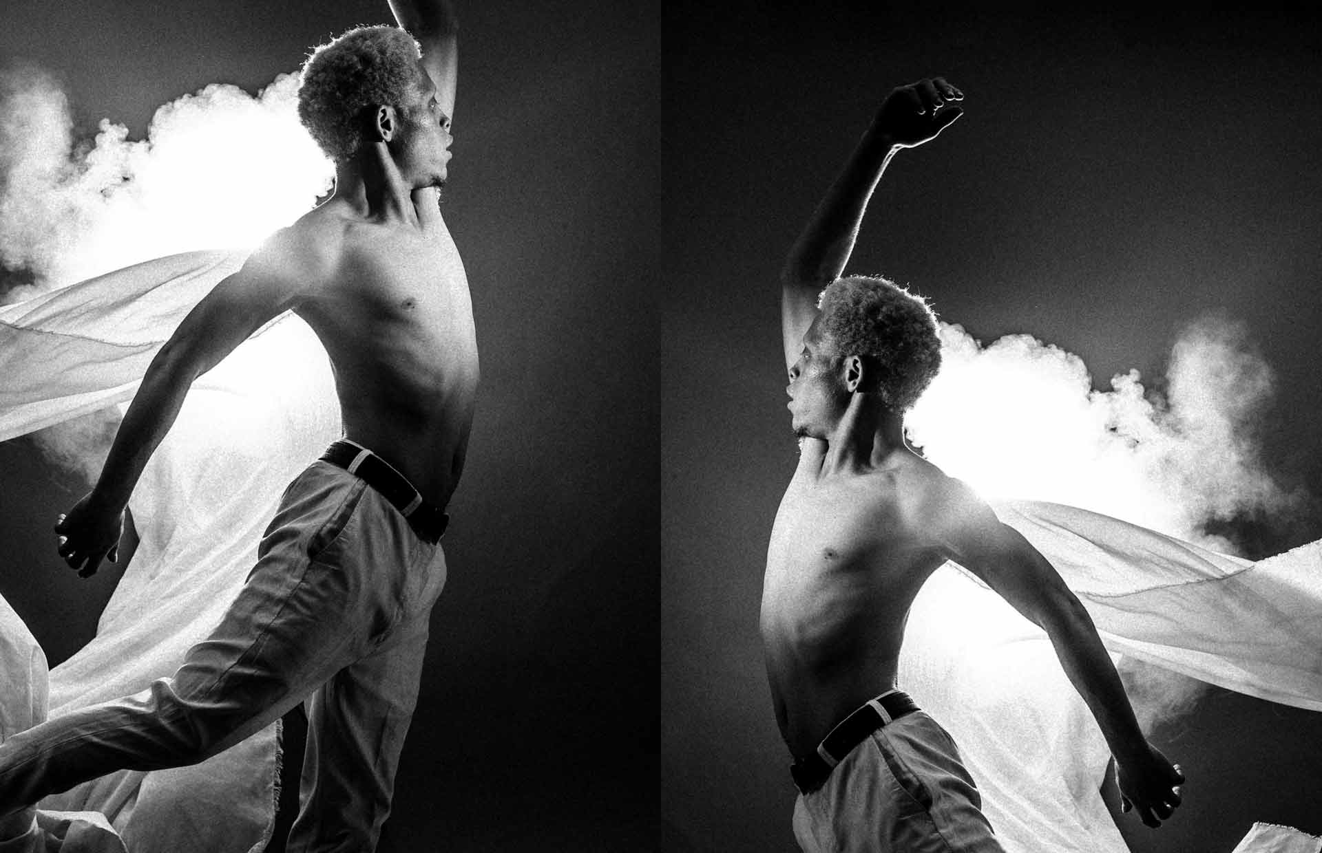 Svartvitt foto av en dansare, spegelvänt så personen syns två gånger