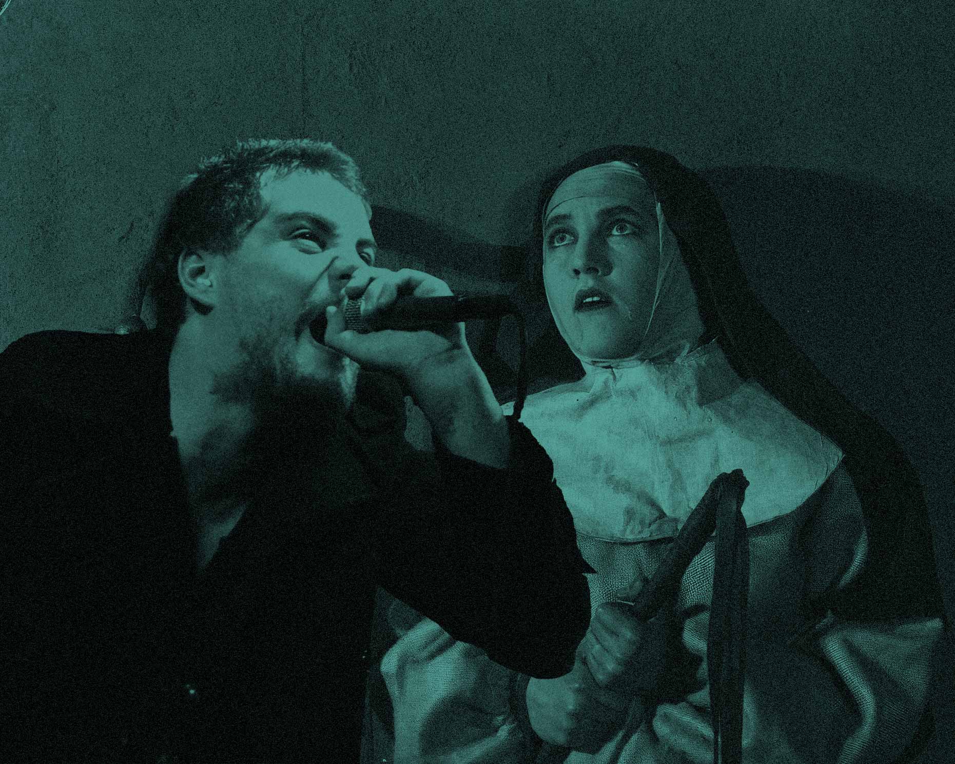 Dödsmetall med Death Chapel och filmen Häxan